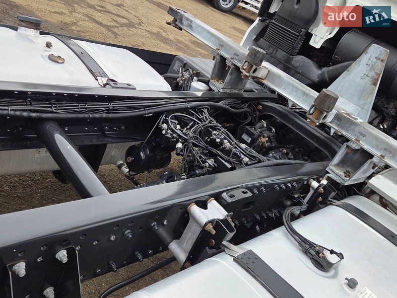 Контейнеровоз MAN TGX 2015 в Черновцах