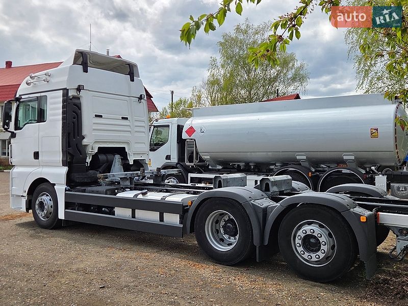 Контейнеровоз MAN TGX 2015 в Черновцах