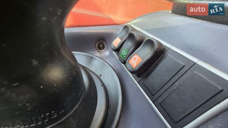 Телескопический погрузчик Manitou MLT 634-120 LSU 2013 в Луцке фото 12 Телескопический погрузчик Manitou MLT 634-120 LSU 2013 в Луцке