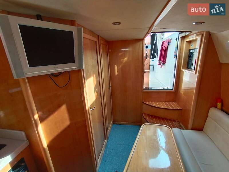 Моторная яхта Marina Group MG 2006 в Киеве фото 12 Моторная яхта Marina Group MG 2006 в Киеве