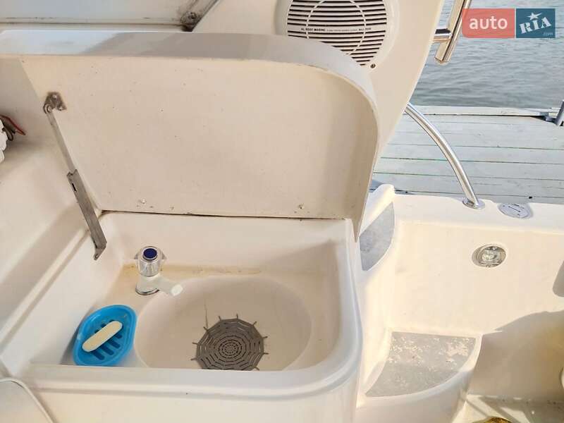 Моторная яхта Marina Group MG 2006 в Киеве фото 17 Моторная яхта Marina Group MG 2006 в Киеве