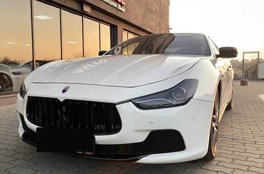 Седан Maserati Ghibli 2014 в Львове