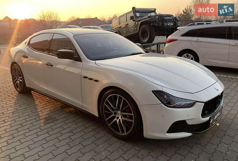 Седан Maserati Ghibli 2014 в Львові