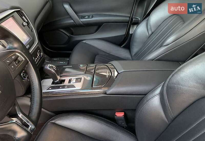 Седан Maserati Ghibli 2014 в Львові