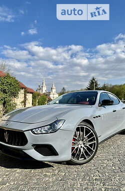 Седан Maserati Ghibli 2016 в 