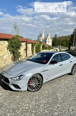 Седан Maserati Ghibli 2016 в 