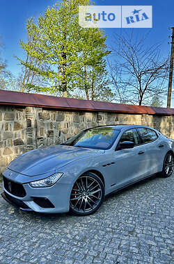 Седан Maserati Ghibli 2016 в 