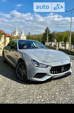Седан Maserati Ghibli 2016 в 