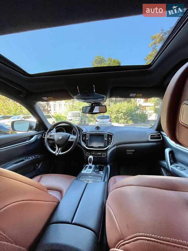 Седан Maserati Ghibli 2015 в Киеве фото 4 Седан Maserati Ghibli 2015 в Киеве