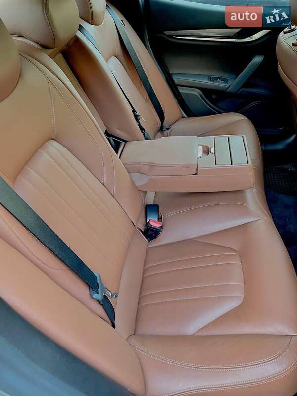 Седан Maserati Ghibli 2015 в Киеве фото 11 Седан Maserati Ghibli 2015 в Киеве