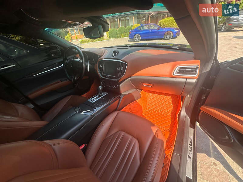 Седан Maserati Ghibli 2014 в Львові
