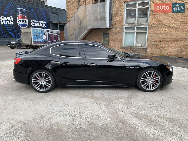 Седан Maserati Ghibli 2014 в Львові