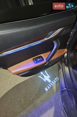 Седан Maserati Ghibli 2016 в 