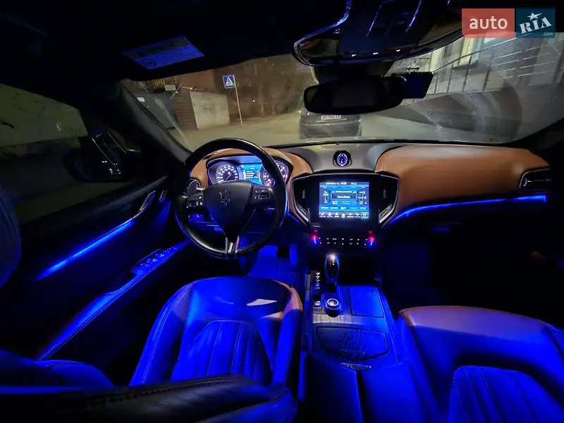 Седан Maserati Ghibli 2016 в 