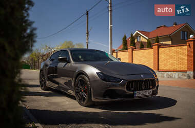 Седан Maserati Ghibli 2014 в 