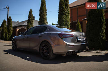 Седан Maserati Ghibli 2014 в 