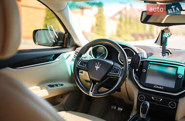 Седан Maserati Ghibli 2014 в 