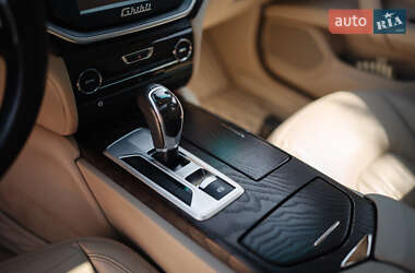 Седан Maserati Ghibli 2014 в 