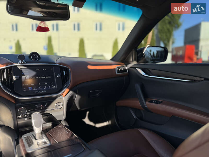 Седан Maserati Ghibli 2015 в Києві