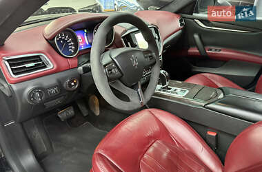 Седан Maserati Ghibli 2014 в 