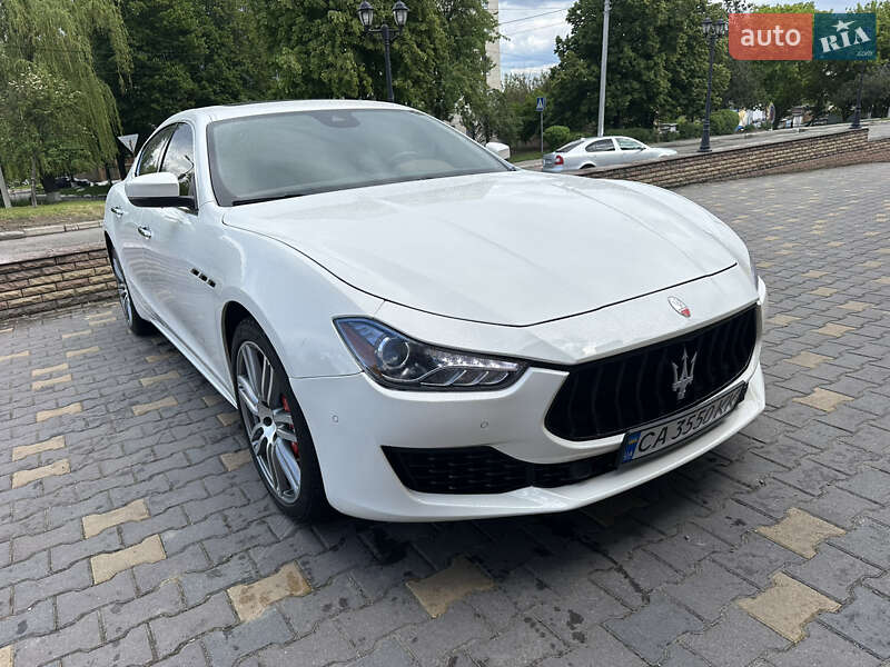 Седан Maserati Ghibli 2017 в Умані