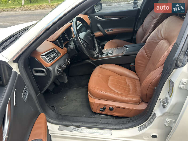 Седан Maserati Ghibli 2017 в Умані