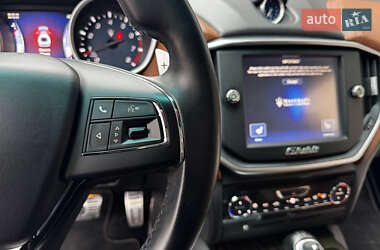 Седан Maserati Ghibli 2013 в 