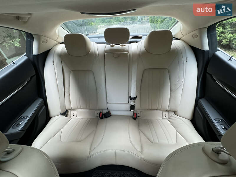 Седан Maserati Ghibli 2014 в Рівному