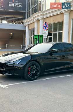 Седан Maserati Ghibli 2017 в 