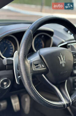 Седан Maserati Ghibli 2017 в 