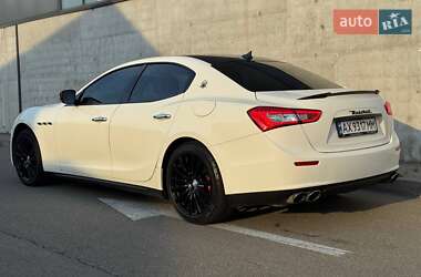 Седан Maserati Ghibli 2015 в 