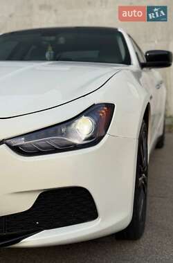 Седан Maserati Ghibli 2015 в 