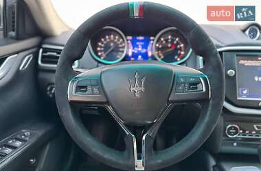 Седан Maserati Ghibli 2015 в 
