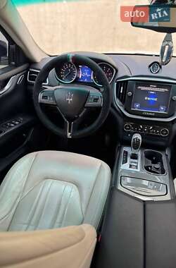 Седан Maserati Ghibli 2015 в 
