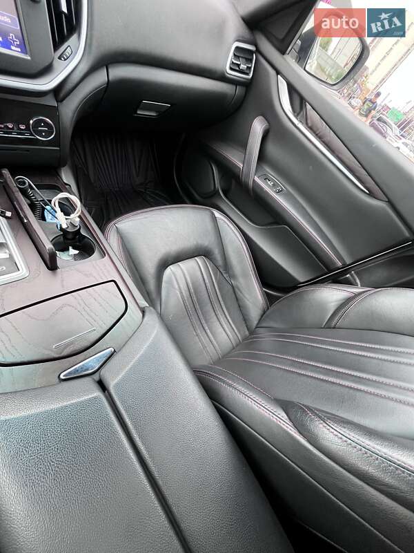Седан Maserati Ghibli 2015 в Киеве