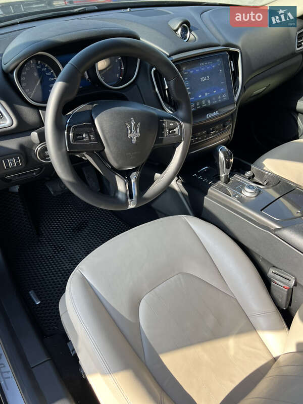 Седан Maserati Ghibli 2016 в Івано-Франківську