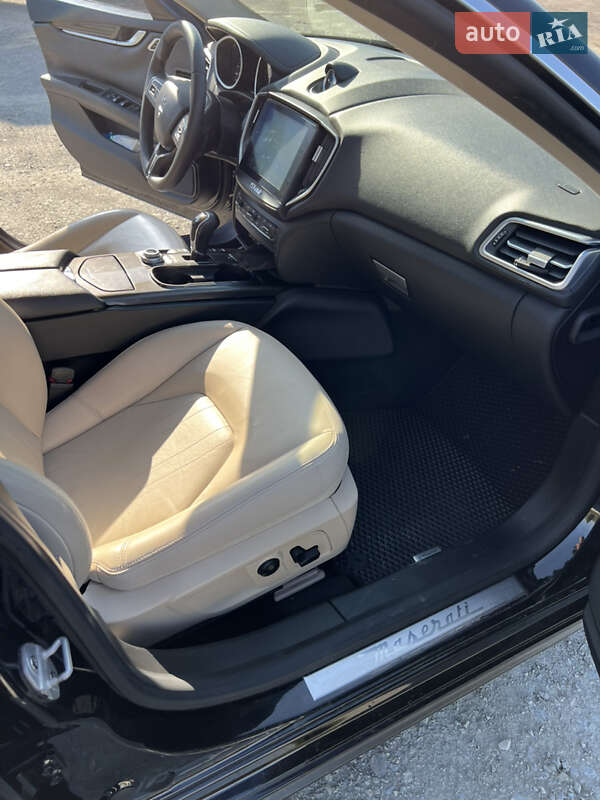 Седан Maserati Ghibli 2016 в Івано-Франківську