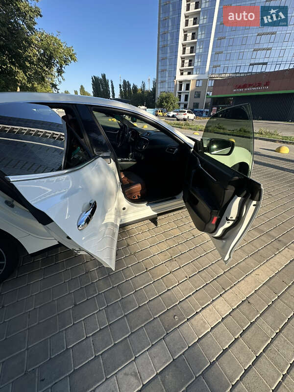 Седан Maserati Ghibli 2013 в Одессе фото 9 Седан Maserati Ghibli 2013 в Одессе