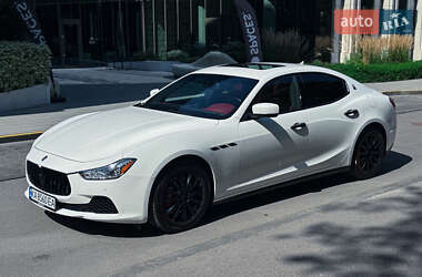 Седан Maserati Ghibli 2015 в Львове