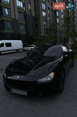 Седан Maserati Ghibli 2014 в 