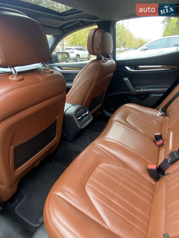 Седан Maserati Ghibli 2016 в Києві