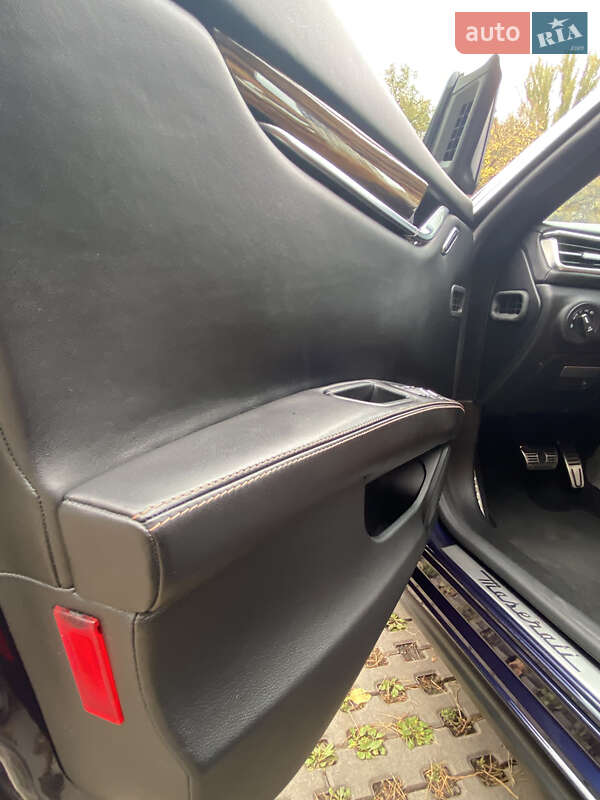 Седан Maserati Ghibli 2016 в Києві