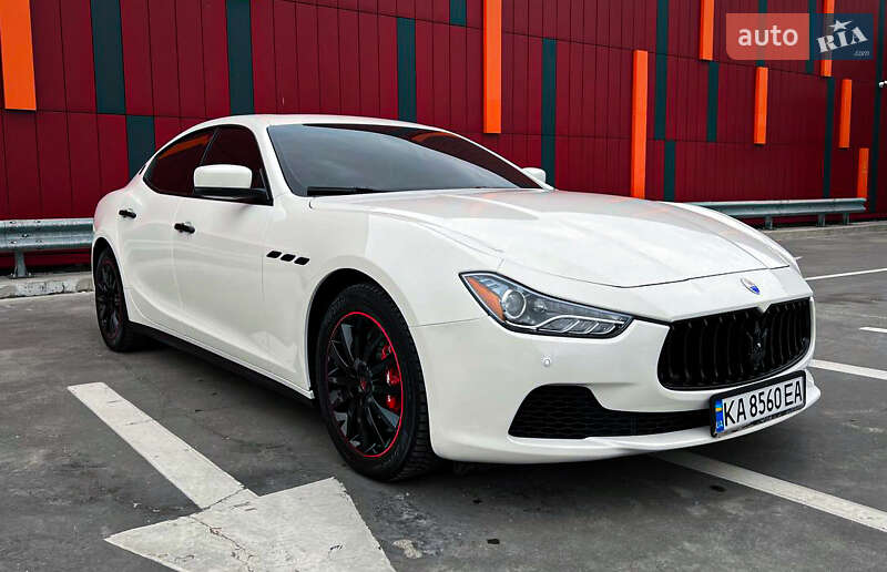 Седан Maserati Ghibli 2015 в Львові