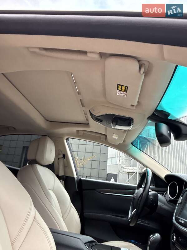 Седан Maserati Ghibli 2014 в Тячеве