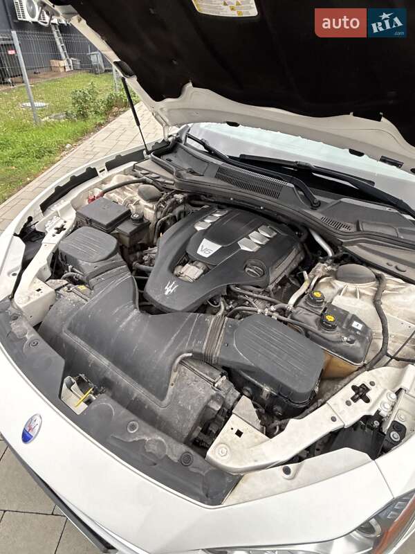 Седан Maserati Ghibli 2014 в Тячеве