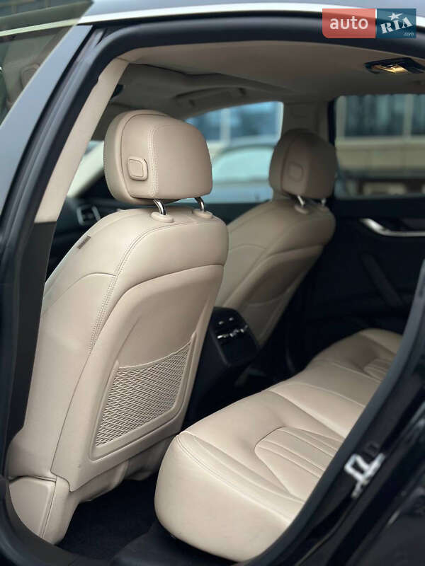 Седан Maserati Ghibli 2014 в Киеве