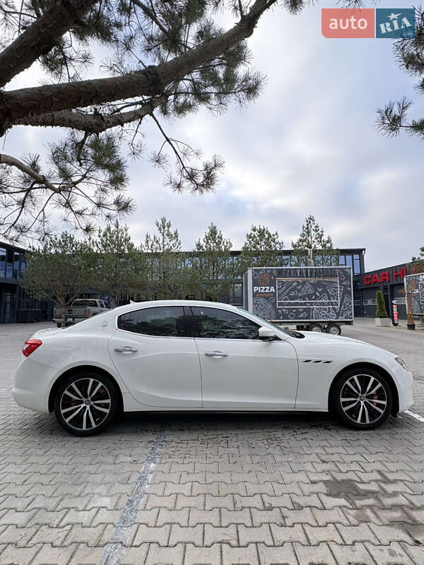 Седан Maserati Ghibli 2018 в Ровно