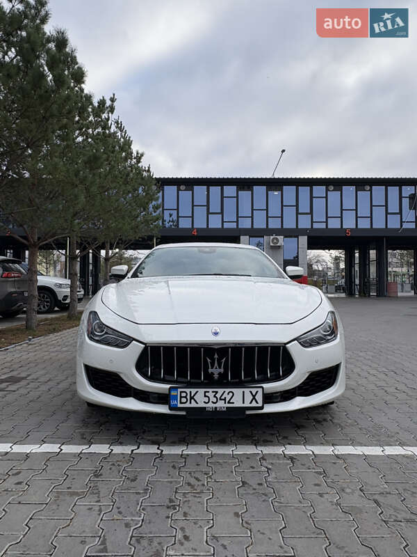 Седан Maserati Ghibli 2018 в Ровно