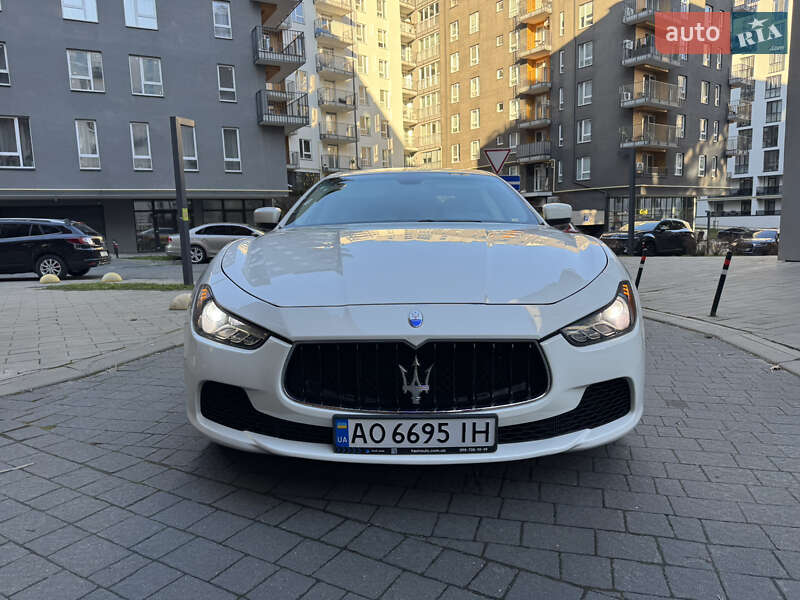 Седан Maserati Ghibli 2014 в Львові