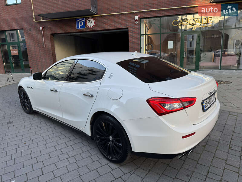 Седан Maserati Ghibli 2014 в Львові